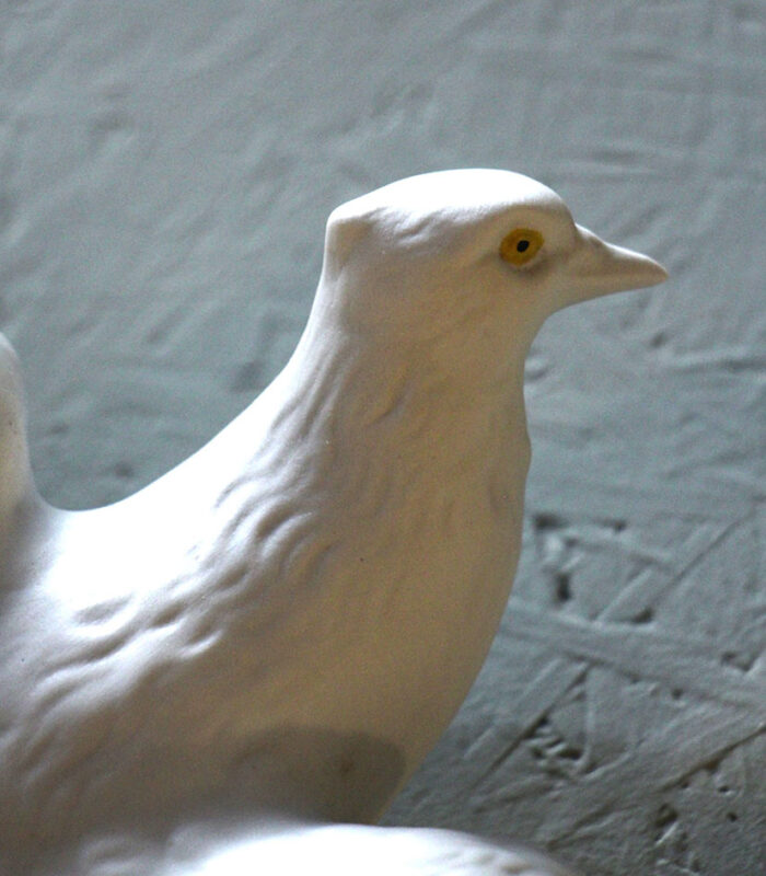 Colombe en biscuit de porcelaine Colombe en biscuit de porcelaine