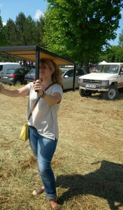 Retour de chine dans une brocante à la campagne