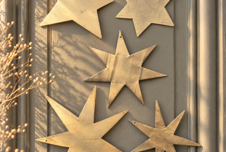 Lot de 5 étoiles décoratives en métal Celeste aux formes et teintes variées